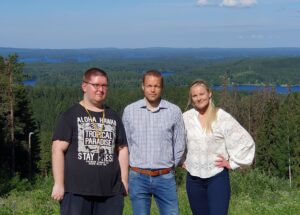 Kuopiossa Puijolla Tommi Puurunen, Anssi Tilli ja Teija Tilli
